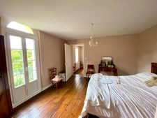 CENTRE DE SAINT PIERRE DU MONT - MAISON DE CARACTERE DE TYPE 4 SUR TERRAIN DIVISIBLE 6600 M2 (2 LOTS) 