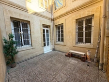 APPARTEMENT T3 (DPE B/A) AVEC TERRASSE - BORDEAUX QUARTIER ST PIERRE/CAMILLE JULLIAN - IMMEUBLE EN PIERRE RÉNOVÉ.