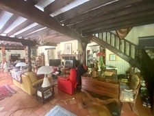 MAGNIFIQUE LONGERE RENOVEE EN PIERRE DE 260M2 AVEC PISCINE AU CENTRE DE SAINT PIERRE DU MONT AVEC TERRAIN DE 4000M2