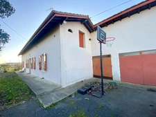 Maison ancienne T4 avec studio indépendant (153M2 au total) sur grand terrain proche de MONT DE MARSAN à BENQUET 40280