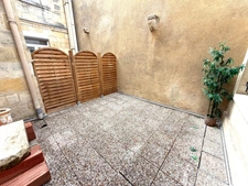APPARTEMENT T3 (DPE C) AVEC TERRASSE - BORDEAUX QUARTIER ST PIERRE/CAMILLE JULLIAN - IMMEUBLE EN PIERRE RÉNOVÉ.