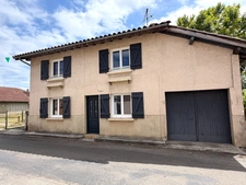 Maison de caractère à fort potentiel avec intérieur rénové dans le centre de BASCONS à 10 minutes de MONT DE MARSAN