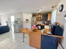 Maison contemporaine de 5 pièces avec piscine et garage dans quartier prisé à BRETAGNE DE MARSAN (40)