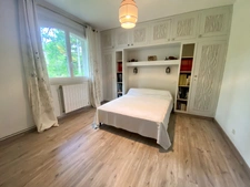 Maison d'architecte de 260M2 (DPE B) avec annexe dans un écrin de verdure avec piscine à 8 Kms de MONT DE MARSAN (40)