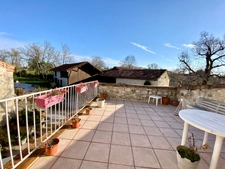 MAGNIFIQUE BASTIDE RESTAUREE AVEC DEPENDANCES POUR FAIRE DES GITES ET PISCINE A LACEPEDE