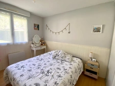 Maison contemporaine de 5 pièces avec piscine et garage dans quartier prisé à BRETAGNE DE MARSAN (40)