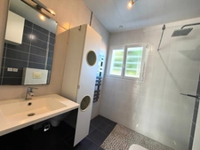 Maison Castor totalement rénovée (DPE C) de 5 pièces avec piscine et garage dans quartier prisé de MONT DE MARSAN (40)