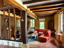 Domaine plein de charme de 250M2 avec dépendances et gîte dans un écrin de verdure Proche de MONT DE MARSAN au HOUGA