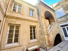 APPARTEMENT T3 (DPE B/A) AVEC TERRASSE - BORDEAUX QUARTIER ST PIERRE/CAMILLE JULLIAN - IMMEUBLE EN PIERRE RÉNOVÉ.