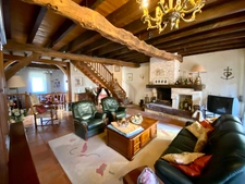 MAGNIFIQUE BASTIDE RESTAUREE AVEC DEPENDANCES POUR FAIRE DES GITES ET PISCINE A LACEPEDE