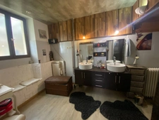 Maison de caractère 10 pièces avec piscine, dépendance et greniers aménageable (idéal gîtes) à SAINT SEVER (40)