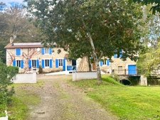 Moulin rénové plein de charme de 400M2 (DPE C) dans un cadre unique pour organiser de l'évènementiel avec plusieurs gîtes à GAMARDE LES BAINS 