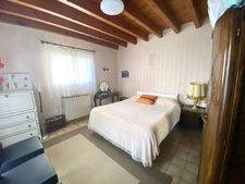 Maison ancienne T4 avec studio indépendant (153M2 au total) sur grand terrain proche de MONT DE MARSAN à BENQUET 40280