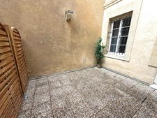 APPARTEMENT T3 (DPE C) AVEC TERRASSE - BORDEAUX QUARTIER ST PIERRE/CAMILLE JULLIAN - IMMEUBLE EN PIERRE RÉNOVÉ.