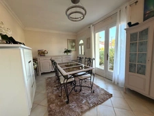 Maison de plain pied de 5 pièces de 136M2 (idéal activité professionnelle) proche des commodités MONT DE MARSAN (40)