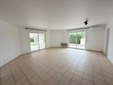Maison d'architecte T5 (DPE C/A) de 5 pièces à BASCONS (40) avec piscine, au calme et de très belles prestations.