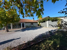 Maison de plain pied de 5 pièces de 136M2 (idéal activité professionnelle) proche des commodités MONT DE MARSAN (40)