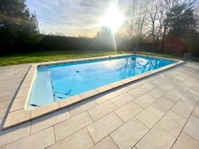 Maison d'architecte T5 (DPE C/A) de 5 pièces à BASCONS (40) avec piscine, au calme et de très belles prestations.