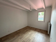 Maison de caractère à fort potentiel avec intérieur rénové dans le centre de BASCONS à 10 minutes de MONT DE MARSAN