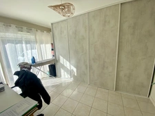Maison contemporaine de 5 pièces avec piscine et garage dans quartier prisé à BRETAGNE DE MARSAN (40)