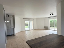 Maison d'architecte T5 (DPE C/A) de 5 pièces à BASCONS (40) avec piscine, au calme et de très belles prestations.