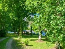 Maison d'architecte de 260M2 (DPE B) avec annexe dans un écrin de verdure avec piscine à 8 Kms de MONT DE MARSAN (40)