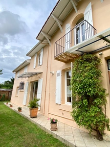 CENTRE DE SAINT PIERRE DU MONT - MAISON DE CARACTERE DE TYPE 4 SUR TERRAIN DIVISIBLE 6600 M2 (2 LOTS) 