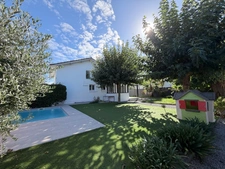 Maison Castor totalement rénovée (DPE C) de 5 pièces avec piscine et garage dans quartier prisé de MONT DE MARSAN (40)