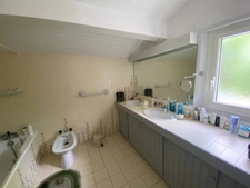 Maison Landaise de 280M2 avec piscine et grand terrain divisible boisé de chênes à SAINT PIERRE DU MONT (40)