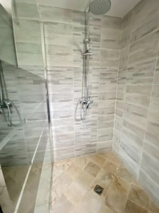MAGNIFIQUE FERMETTE RENOVEE AVEC PISCINE ET DEPENDANCES SUR TERRAIN DE 5000 M2 A YGOS