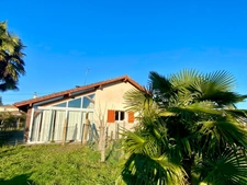Maison ancienne T4 avec studio indépendant (153M2 au total) sur grand terrain proche de MONT DE MARSAN à BENQUET 40280