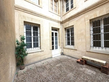 APPARTEMENT T3 (DPE C) AVEC TERRASSE - BORDEAUX QUARTIER ST PIERRE/CAMILLE JULLIAN - IMMEUBLE EN PIERRE RÉNOVÉ.