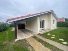 Maison 4 pièces en excellent état à MONT DE MARSAN (40) - quartier prisé - garage, carport et terrasse sur terrain 577M2