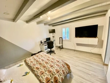 MAGNIFIQUE FERMETTE RENOVEE AVEC PISCINE ET DEPENDANCES SUR TERRAIN DE 5000 M2 A YGOS