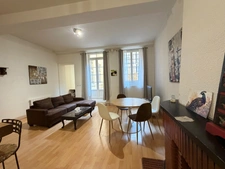 APPARTEMENT T3 (DPE B/A) AVEC TERRASSE - BORDEAUX QUARTIER ST PIERRE/CAMILLE JULLIAN - IMMEUBLE EN PIERRE RÉNOVÉ.