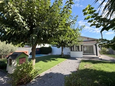 Maison Castor totalement rénovée (DPE C) de 5 pièces avec piscine et garage dans quartier prisé de MONT DE MARSAN (40)