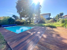Grande maison de 6 chambres de 157M2 habitable (DPE C) avec piscine enterrée centre ville de Saint Pierre du Mont