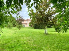CENTRE DE SAINT PIERRE DU MONT - MAISON DE CARACTERE DE TYPE 4 SUR TERRAIN DIVISIBLE 6600 M2 (2 LOTS) 