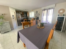 Maison contemporaine de 5 pièces avec piscine et garage dans quartier prisé à BRETAGNE DE MARSAN (40)
