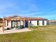 Grande maison de 6 pièces dans quartier prisé à RION DES LANDES (40)