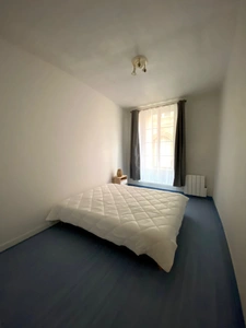 APPARTEMENT T3 (DPE C) AVEC TERRASSE - BORDEAUX QUARTIER ST PIERRE/CAMILLE JULLIAN - IMMEUBLE EN PIERRE RÉNOVÉ.