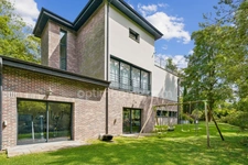 RUEIL MALMAISON (92) - Maison contemporaine de 235m² 1500m² terrain