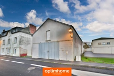 Un bâtiment plein de potentiel : loft, garage ou espace de stockage – à vous d’imaginer la suite !