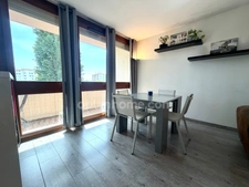 Appartement 4 pièces, 3 chambres / balcon / cave / parking / terrain de tennis