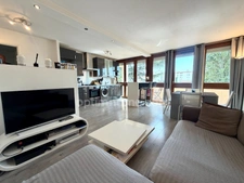 Appartement 4 pièces, 3 chambres / balcon / cave / parking / terrain de tennis