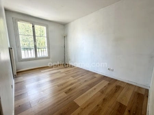 Maison 4 chambres + double garage + parking