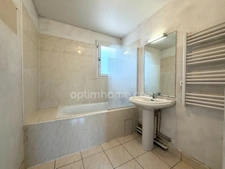 Maison 4 chambres + double garage + parking