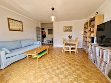 QUATRE PIÈCES LUMINEUX AVEC BALCON – TROIS CHAMBRES – PROCHE RER ET COMMERCES