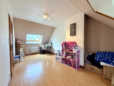 Maison 4 chambres + garage + beau jardin