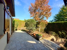 Maison 4 chambres + garage + beau jardin